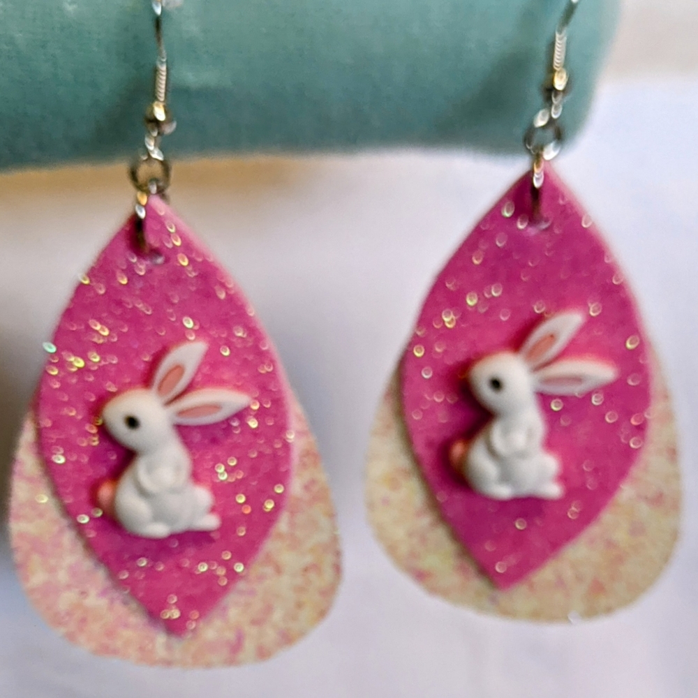 💥SALE💥 Barbie Pink Bunny Rabbit Glitter Earrings  Easter Brand New - Picture 4 of 9